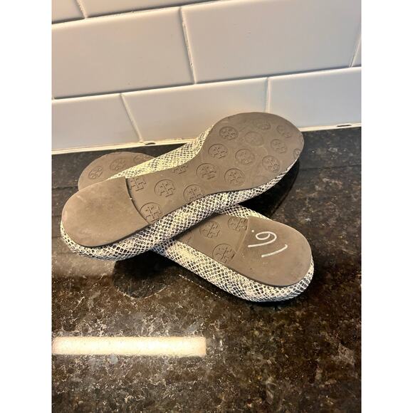 Tory Burch Women’s Leather Chelsea Snakeskin Slip-On Ballet‎ Flats Gray 8.5 - Picture 8 of 10